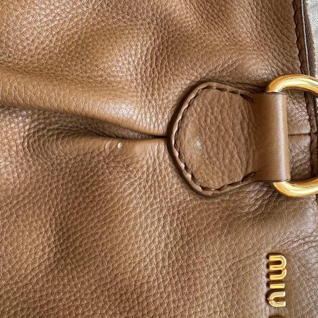 MIU MIU ブラウンレザー ハンドバッグ
