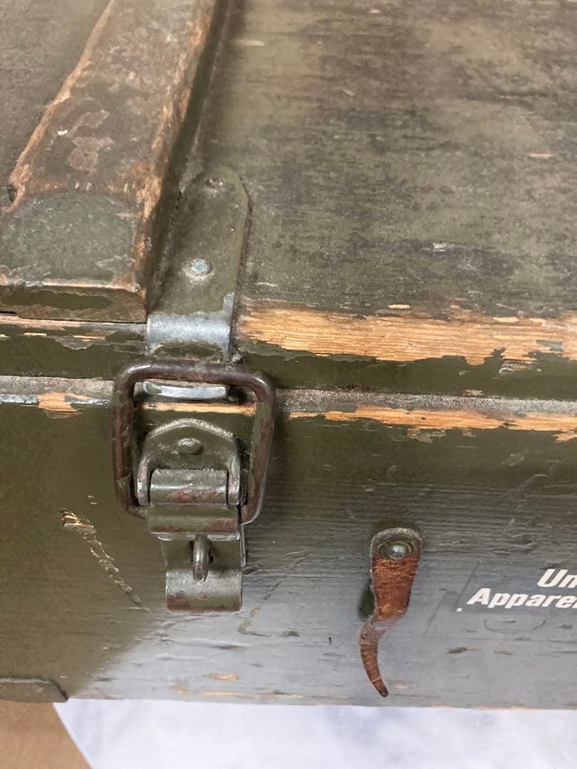 スイス Holzwerk rieder AG社　木製ミリタリーボックス。