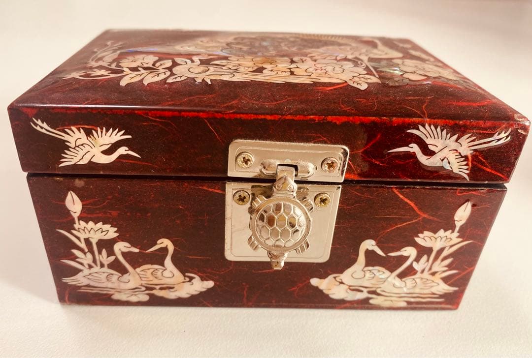 貝殻細工 韓国の伝統ゴージャスなジュエリーボックス　宝石箱　鏡付き