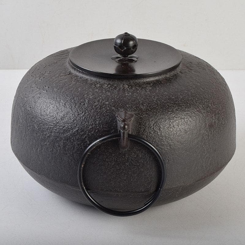 茶道具 人間国宝 釜師 高橋敬典作 菊桐文 平丸政所釜 共箱 V R9044B