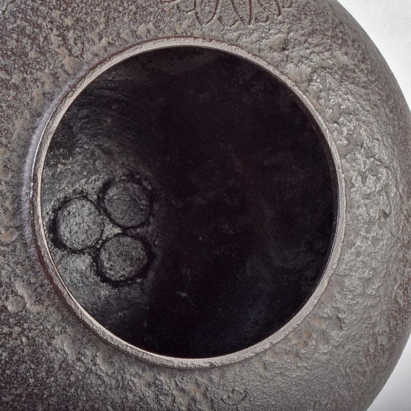 茶道具 人間国宝 釜師 高橋敬典作 菊桐文 平丸政所釜 共箱 V R9044B