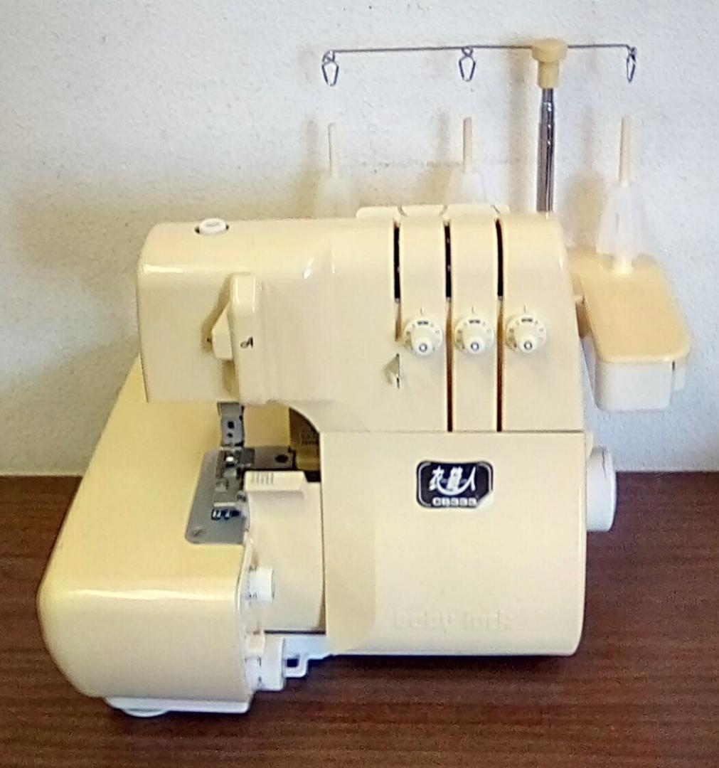 三味線 本体 ハードケース付き 布袋紅 皮破れ有り