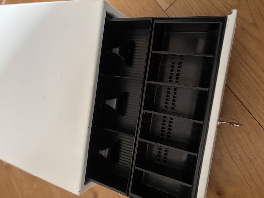 エアレジ対応 ホワイト現金管理ボックス 仕切り付き キャッシュドロア