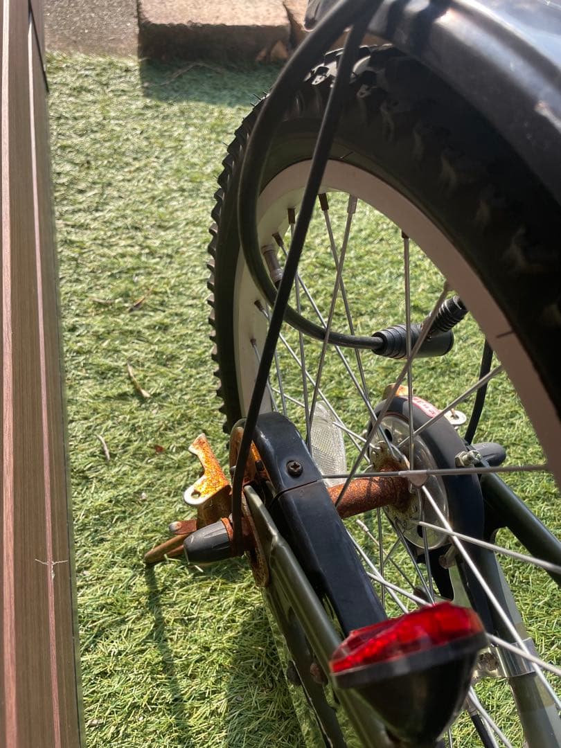 セール中☆Jeep 18インチ オリーブグリーン 引き取り限定 補助輪付き