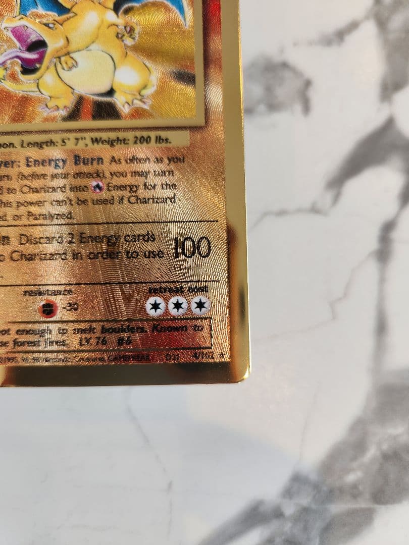 《希少》リザードン　25th メタルカード　ウルトラプレミアムコレクション 公式