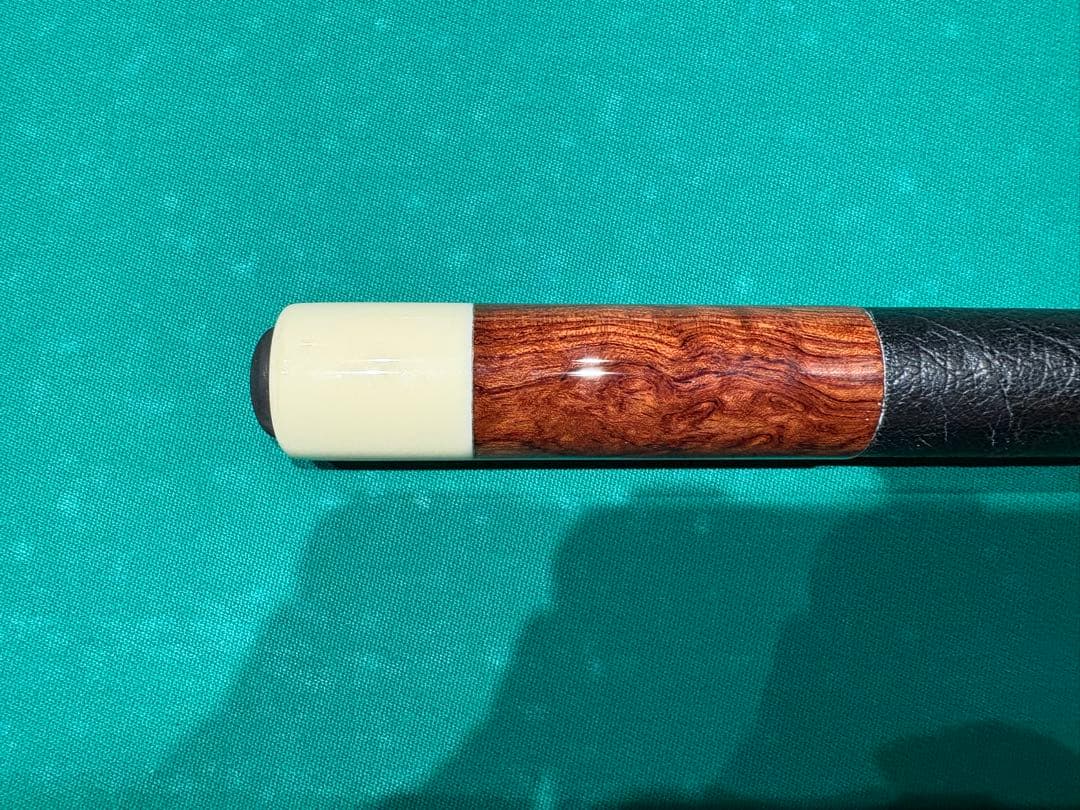 Richard Black ビリヤードキュー