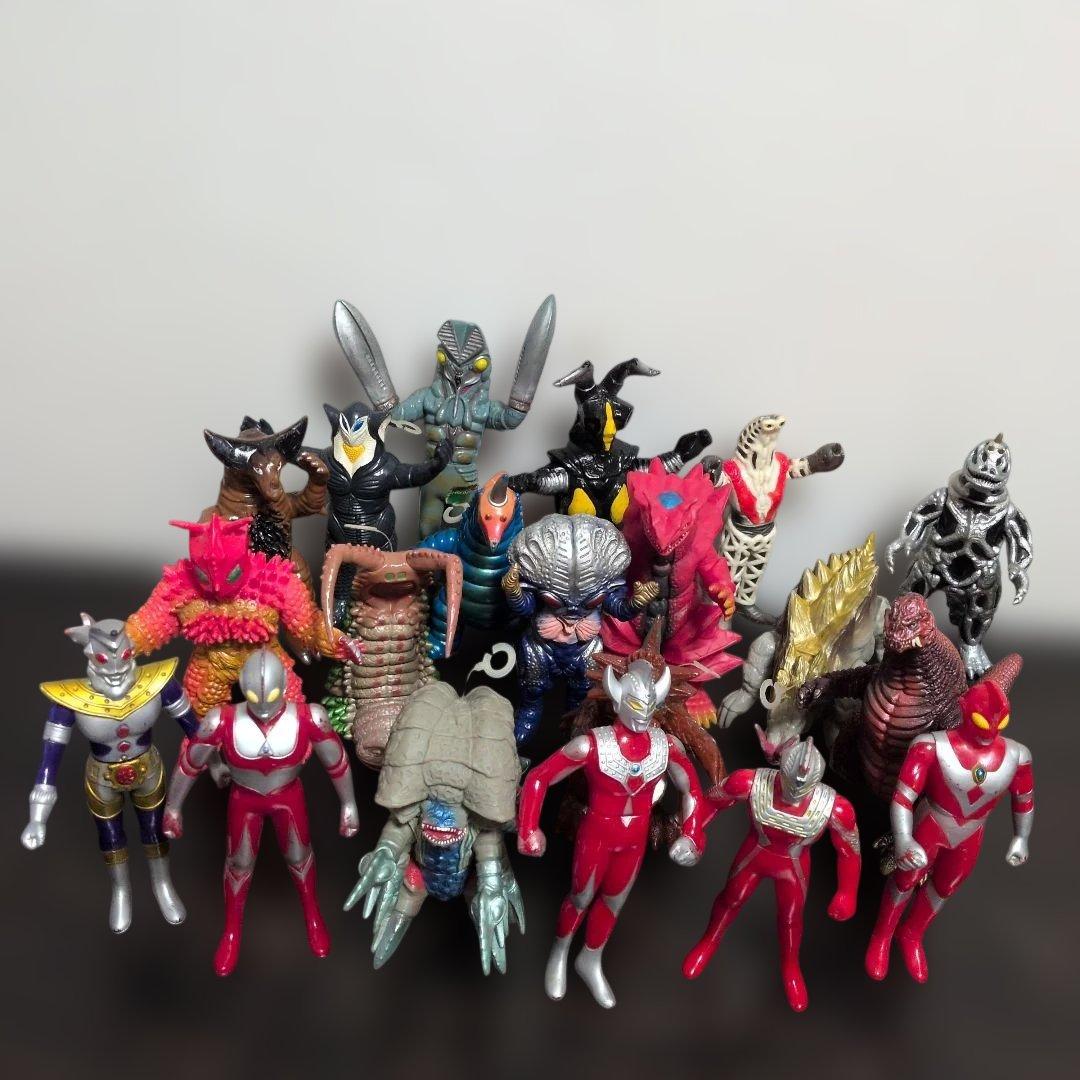 ウルトラマン 怪獣シリーズ ソフビまとめ売り 20体セット - メルカリ