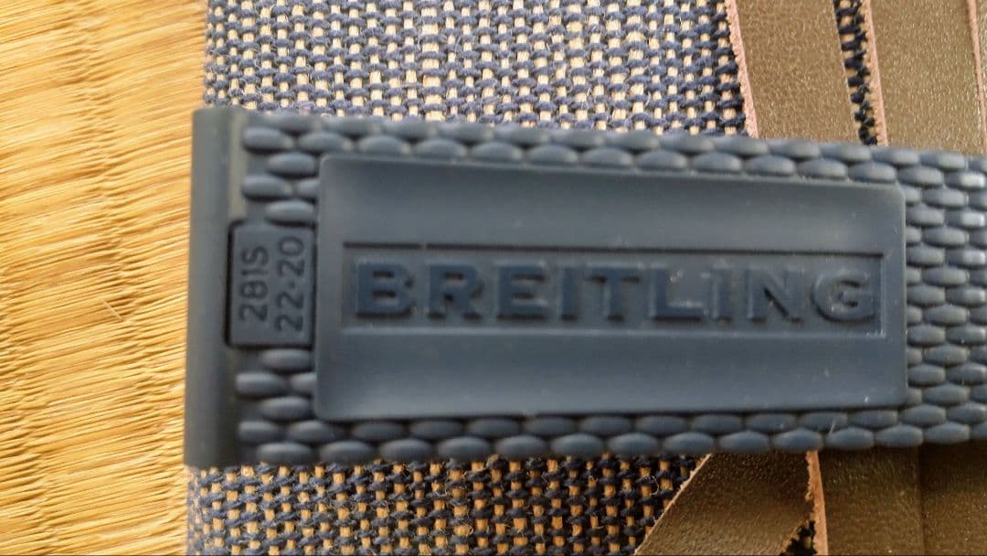 BREITLING ネイビーラバーベルト　バックル