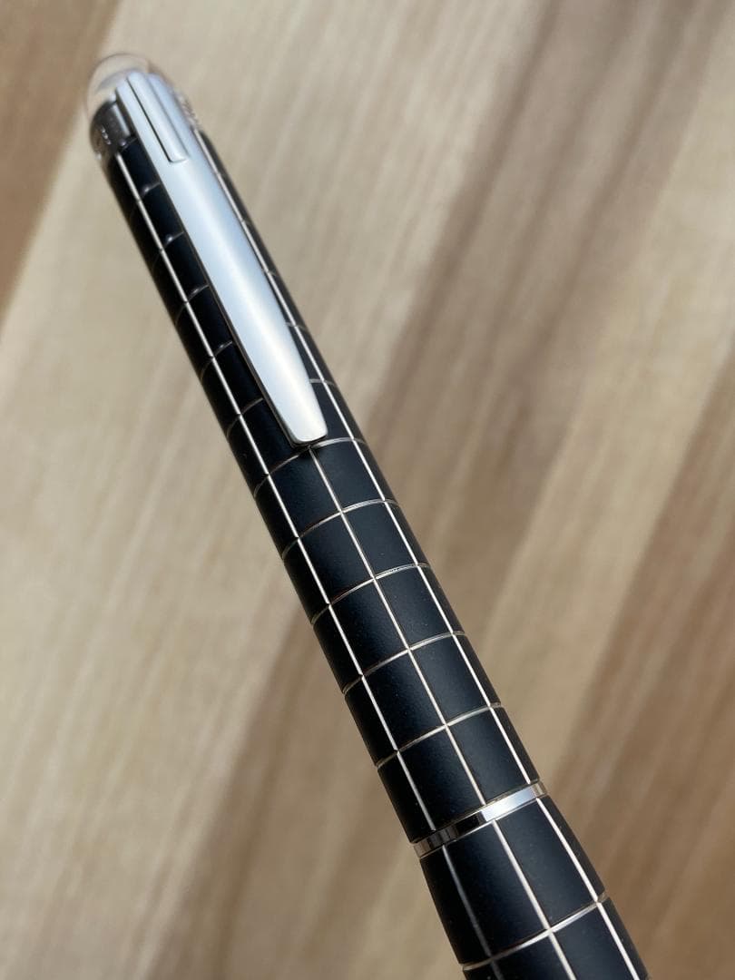 美品 モンブラン スターウォーカー メタルラバー ブラックXプラチナ　ボールペン