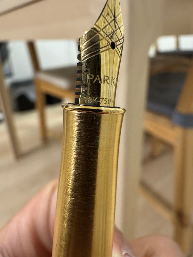 最終値下げ！！Parker 万年筆 黒色 ゴールド装飾18k インク5本セット