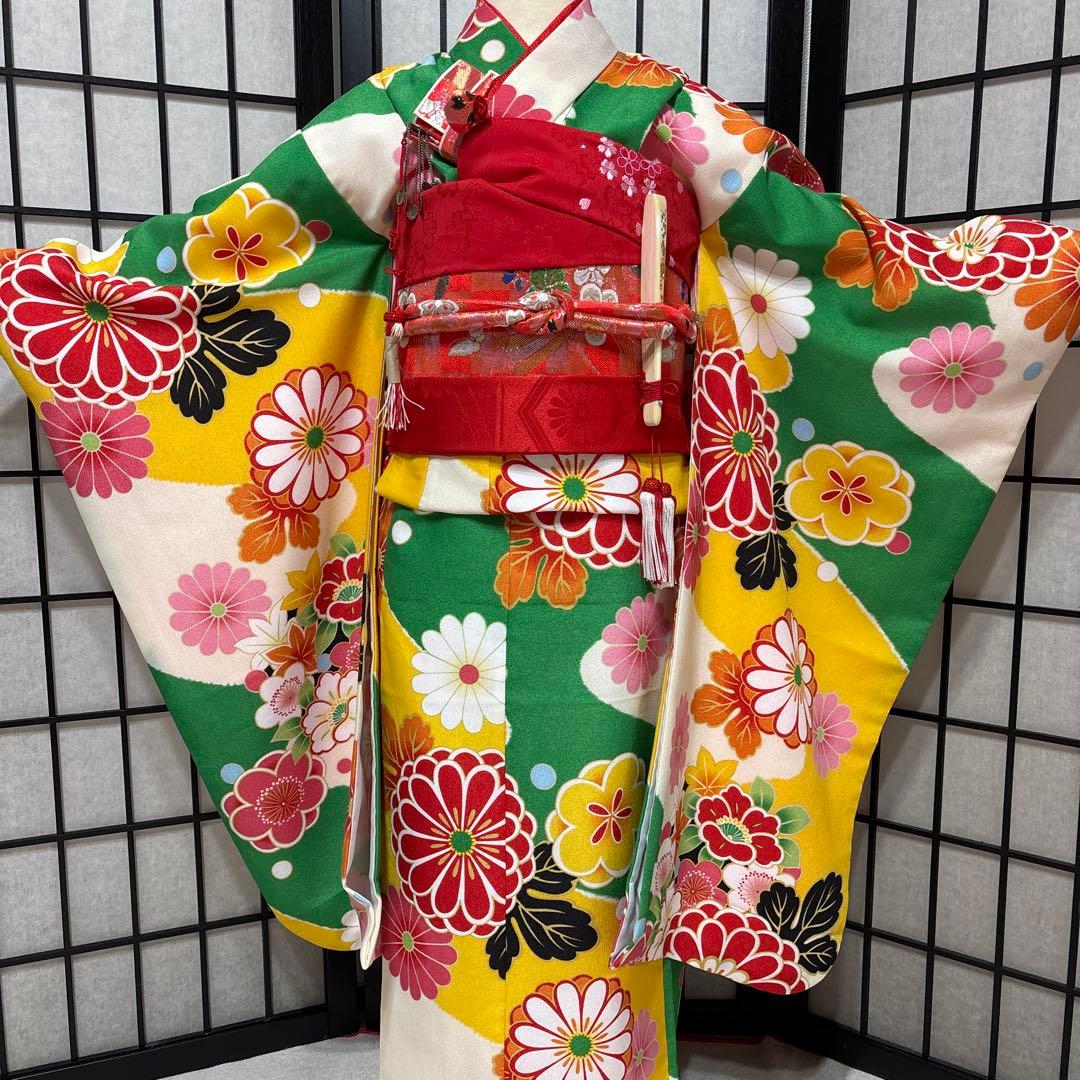 七五三　着物セット　7歳　緑色　黄色　大輪柄　華やか　ポップ