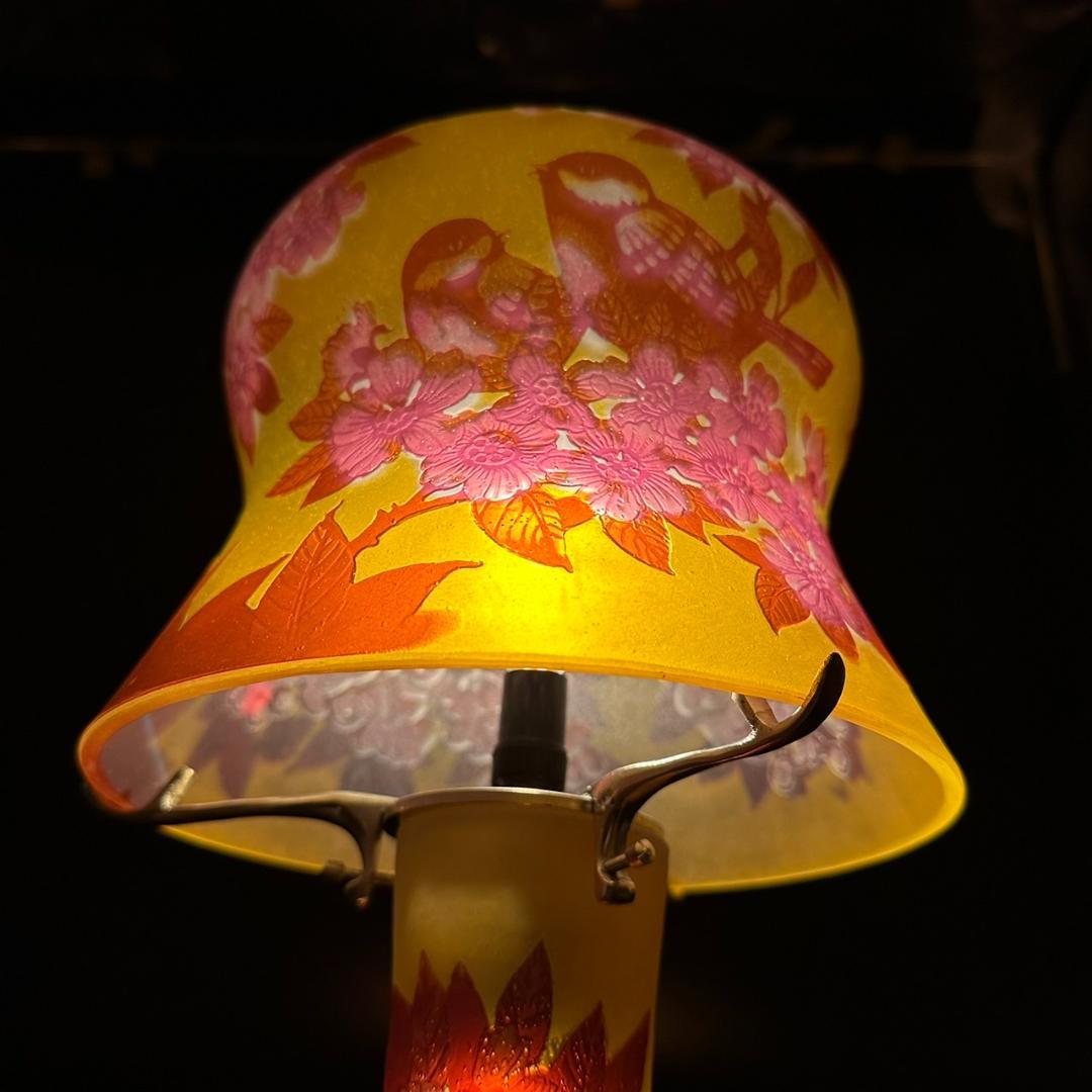 エミールガレ 二灯ランプ 林檎紋 カメオ彫り 被せガラス 高さ50cm