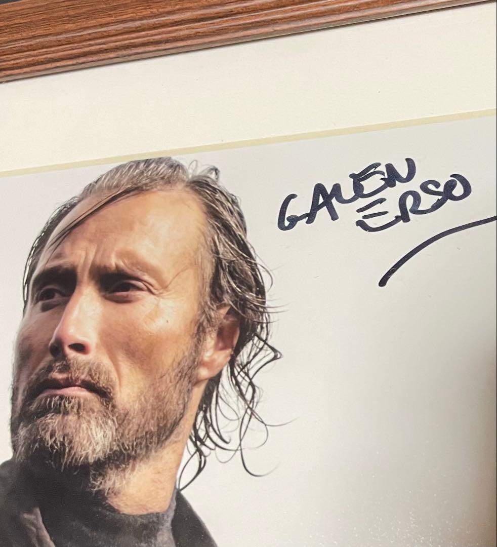 スターウォーズ Mads Mikkelsenマッツミケルセン 直筆サイン - メルカリ