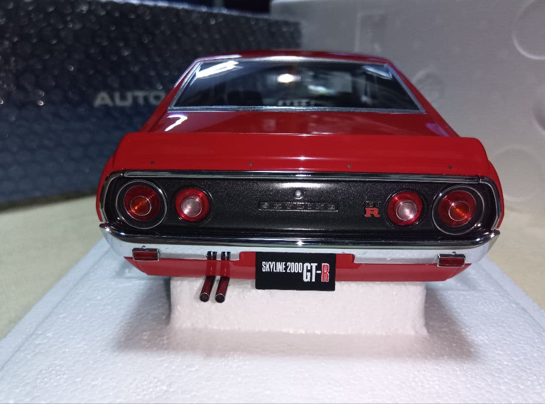オートアート製 スカイライン2000GT-R(KPGC110)レッド