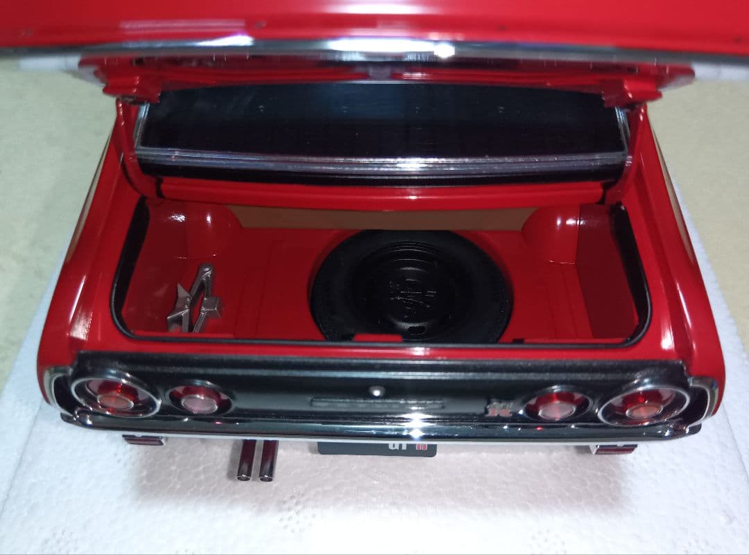 オートアート製 スカイライン2000GT-R(KPGC110)レッド