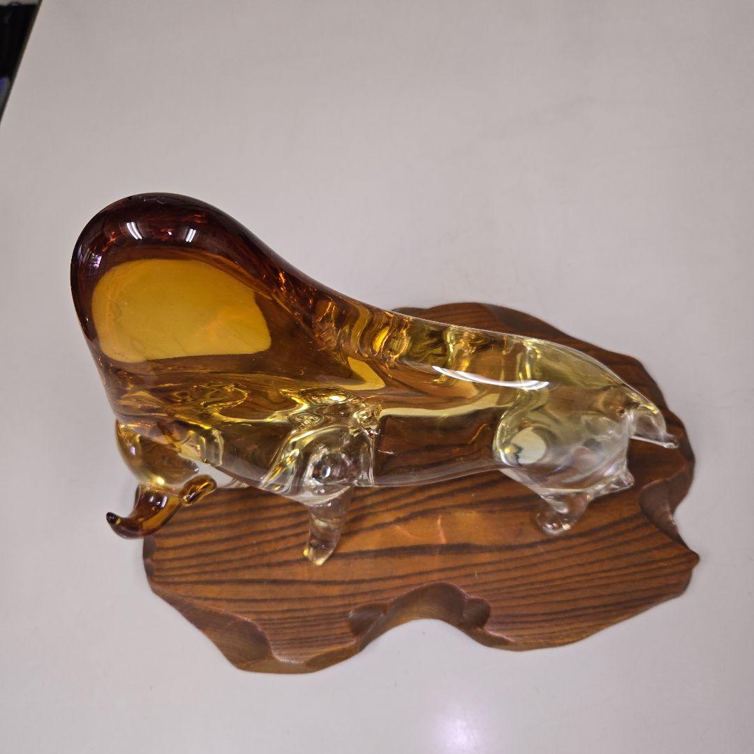 ガラス製品 牛の置物 マルティガラス 木製置台付き