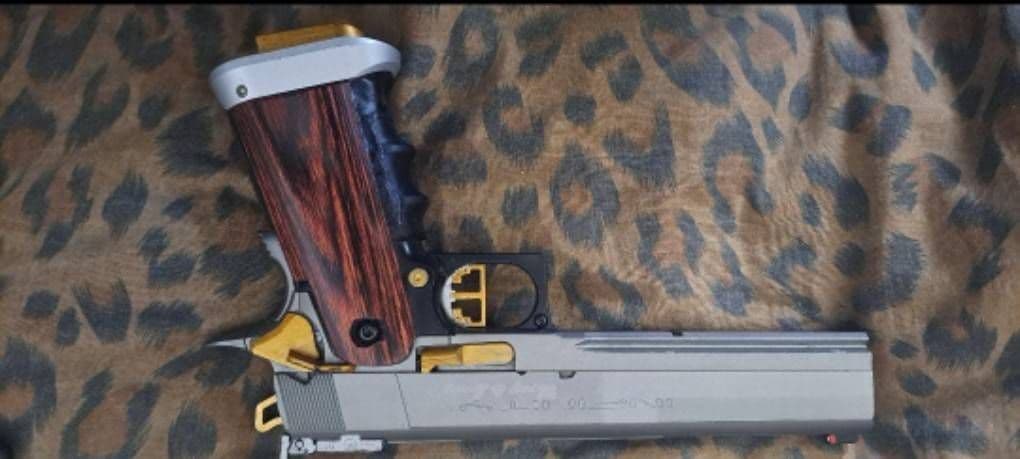 ウェスタンアームズ　INFINITY