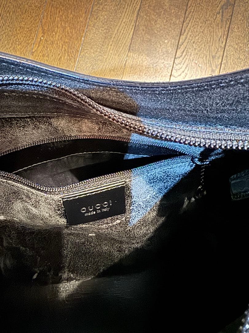 GUCCI ブラック スエード ショルダーバッグバンブー