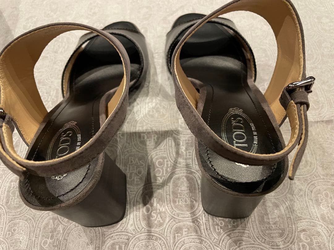 TOD'S トッズ　サンダル　ドゥロワー drawer ブラミンク 好きにも