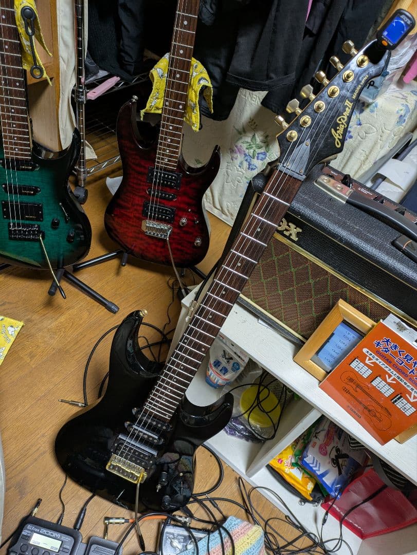ARIAPROII黒いMAGシリーズ♫ストラトタイプエレキギター♫