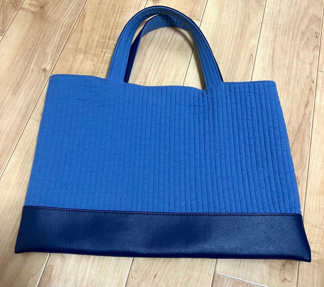 美品数回使用　familiar ピオヌンナルコラボバッグ ヌビ ブルーファミリア