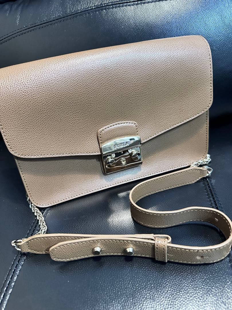 FURLA ベージュ ハンドバッグ　　値下げ不可！