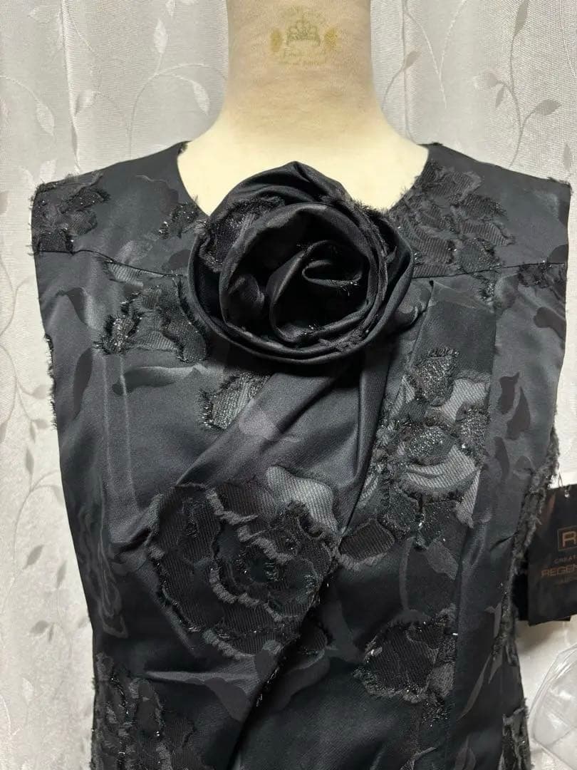 新品タグ付定価6万円レジァンス ジャガードワンピース 高級素材コサージュ付L黒