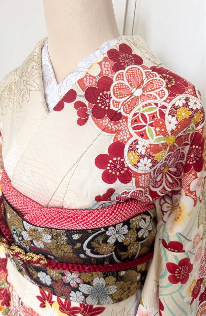 r*u様 裄72cm 豪華 4点セット 花車に毬模様 刺繍振袖