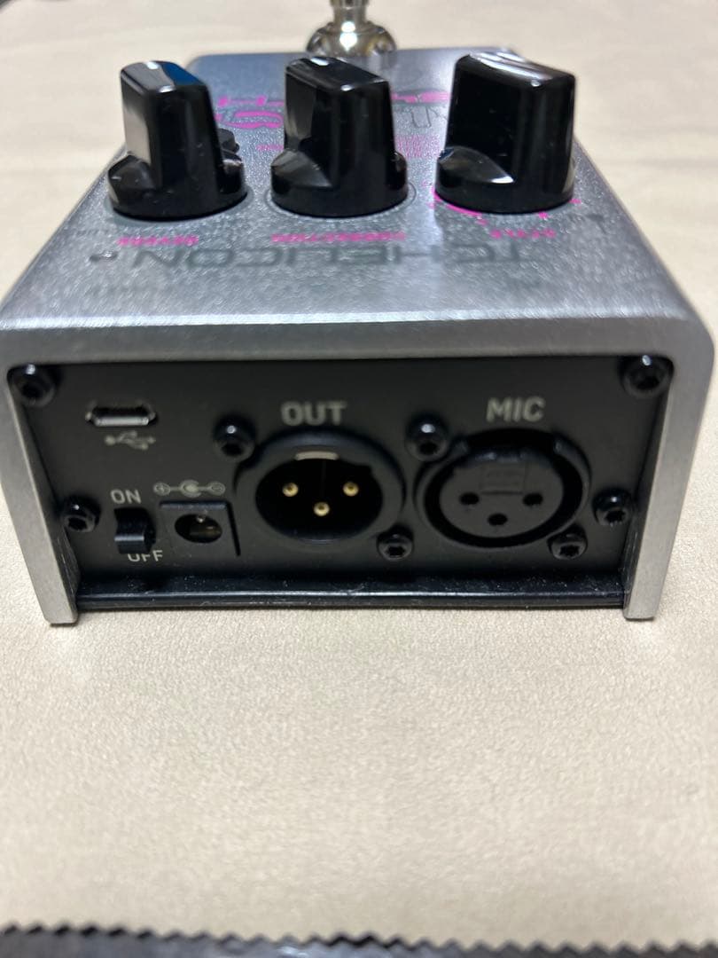 TC Helicon TalkBox Synth 本体と付属品 オプションコード