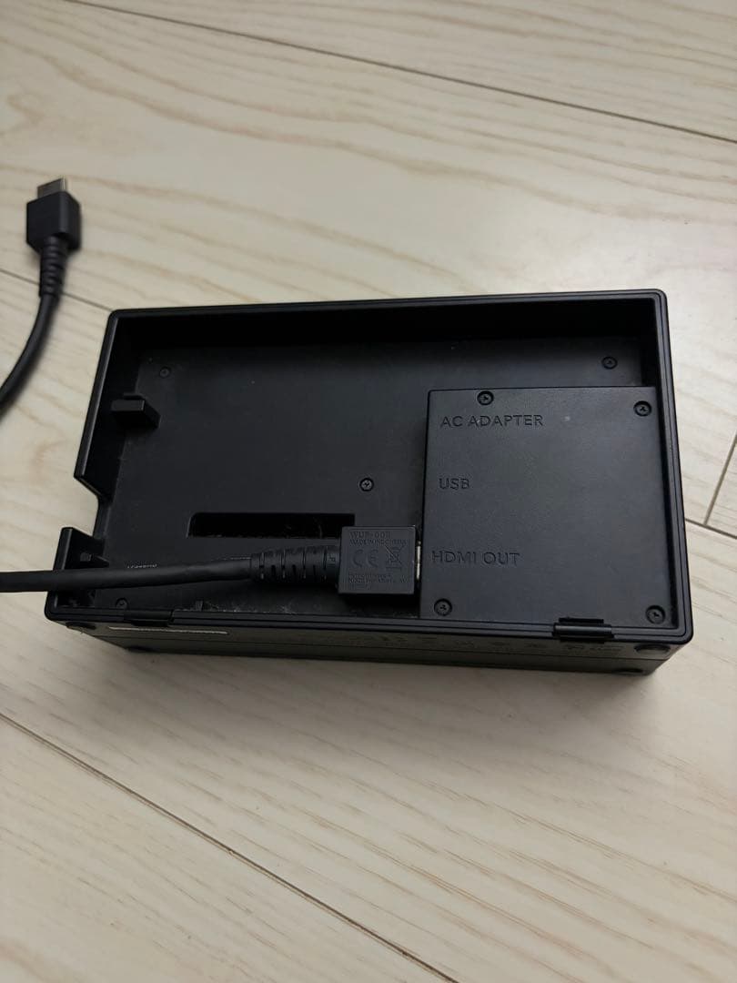 Nintendo Switch 本体　テレビ接続付き　三点セット