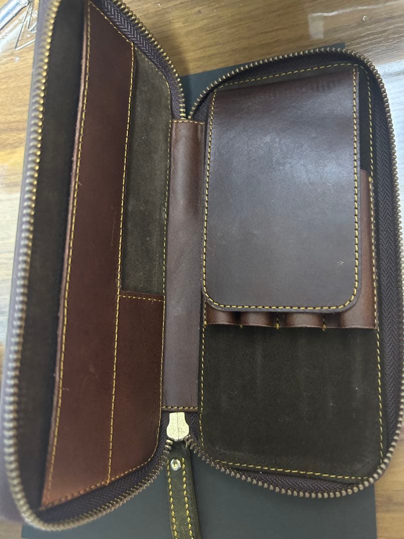 バハギア ラウンドジップペンケース プエブロオリーバ