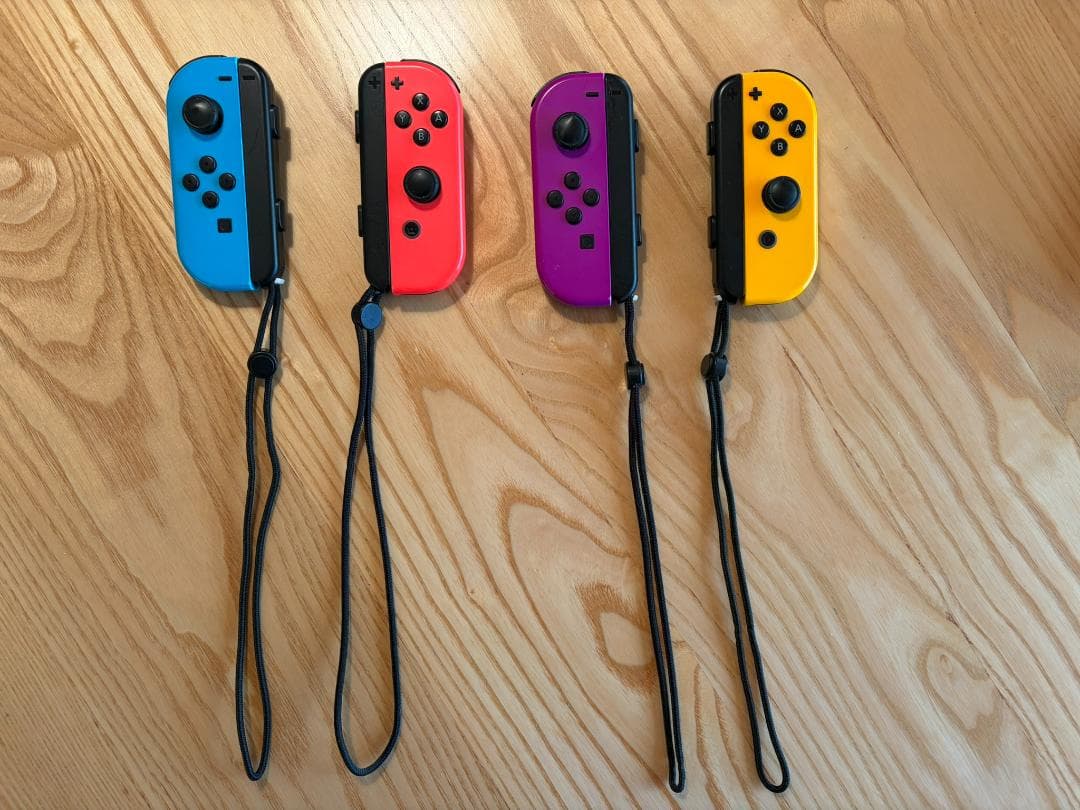 Nintendo Switch 本体 ジョイコン4個、キャリーバッグ付き