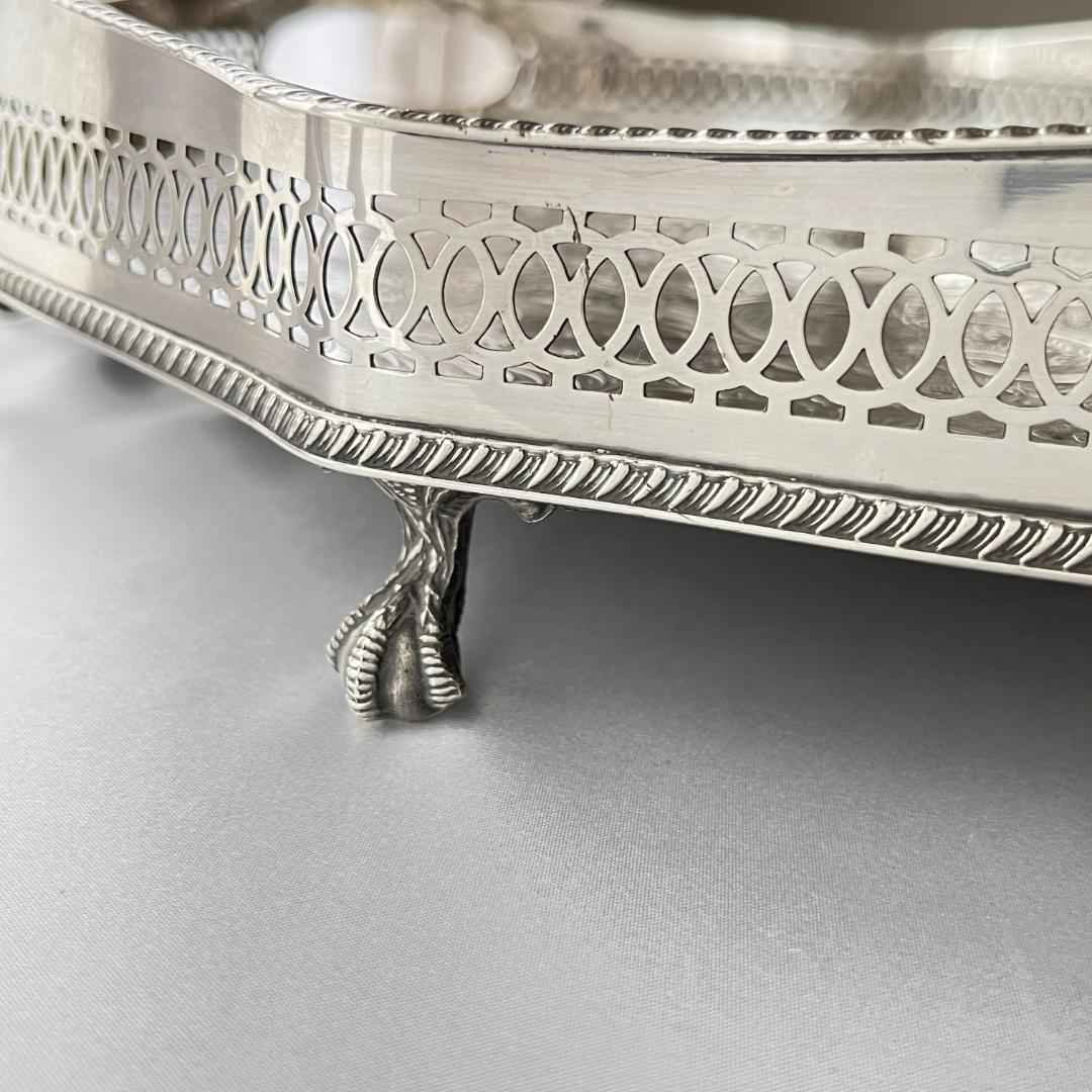 【英国】 ビクトリアンのギャラリートレー 41cm 【シルバープレート】