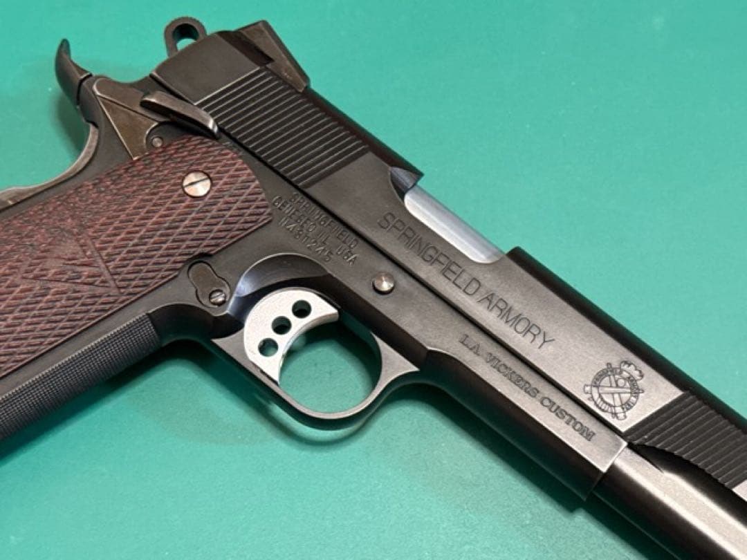 ウエスタンアームズ　LAヴィッカーズカスタム　リアルスチールバージョン美中古品