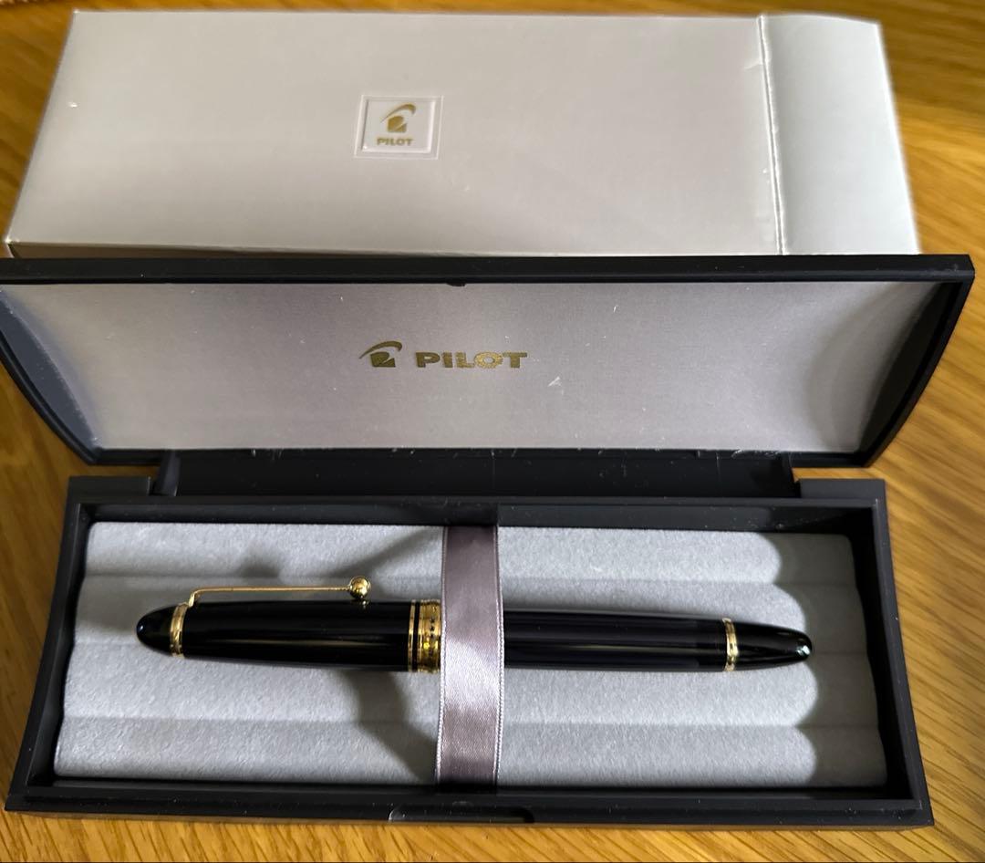 Pilot Custom823 万年筆 黒