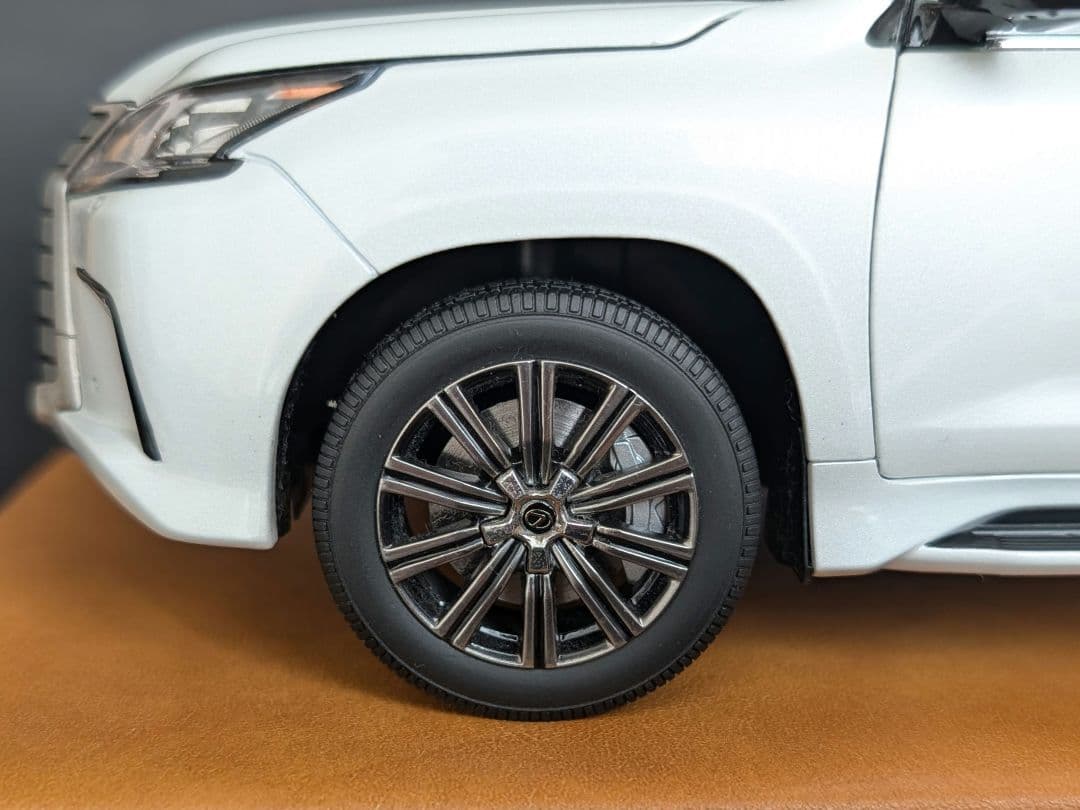【Nori】kyosho 1/18 LEXUS LX570ソニッククォーツ