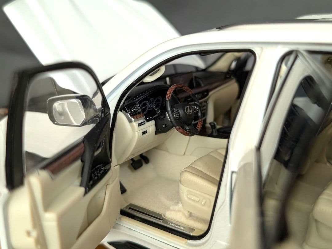 【Nori】kyosho 1/18 LEXUS LX570ソニッククォーツ