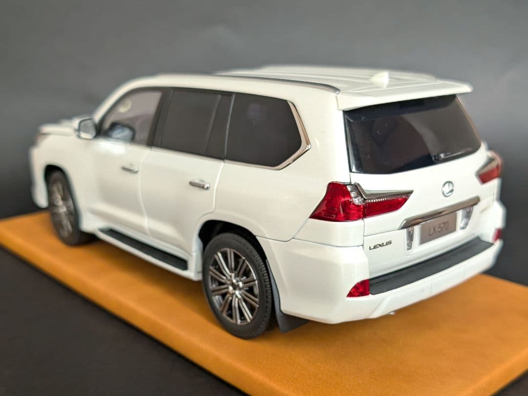 【Nori】kyosho 1/18 LEXUS LX570ソニッククォーツ