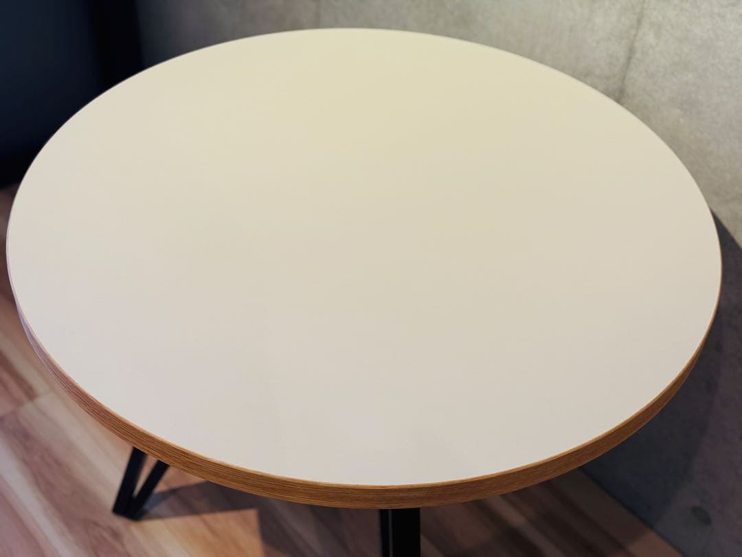 KANADEMONO カフェテーブル リノリウム天板 × スチール脚　φ70cm