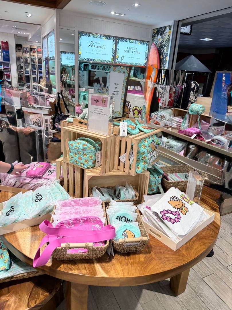 レア！アロハコレクション 日焼けキティ ハワイDFS限定 ポーチ