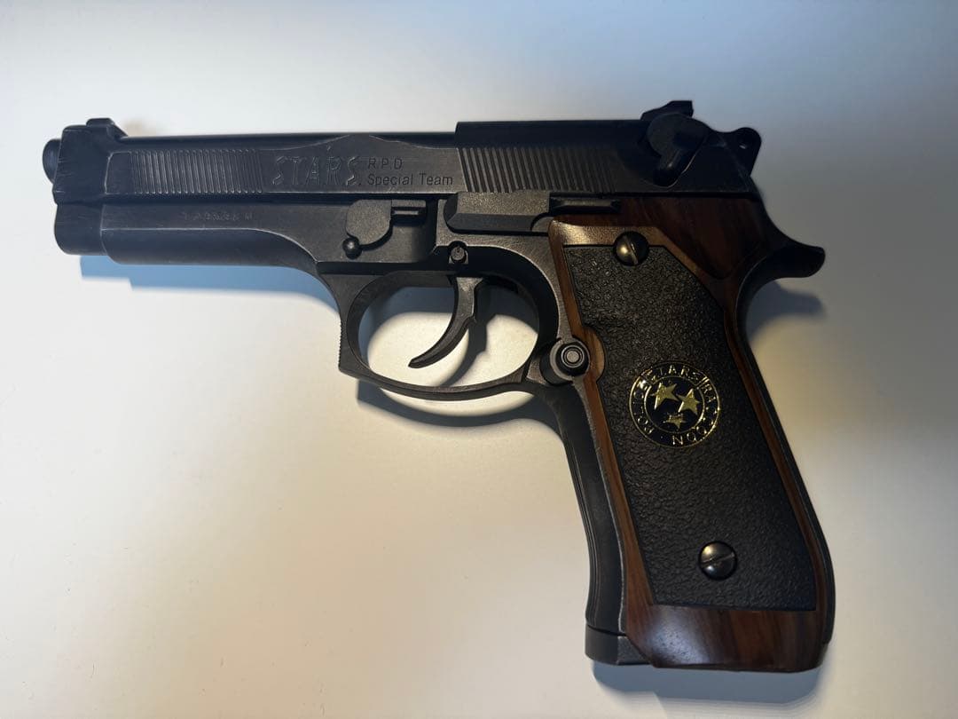 リアルガン塗装済み　M92F サムライエッジ　ガスガン　バイオハザード