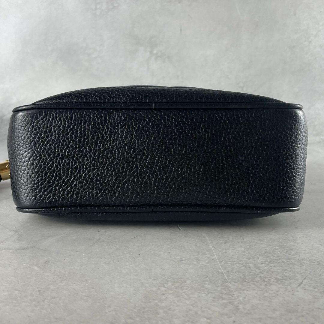 GUCCI ブラックレザー ショルダーバッグ タッセル　カメラバッグ　ソーホー