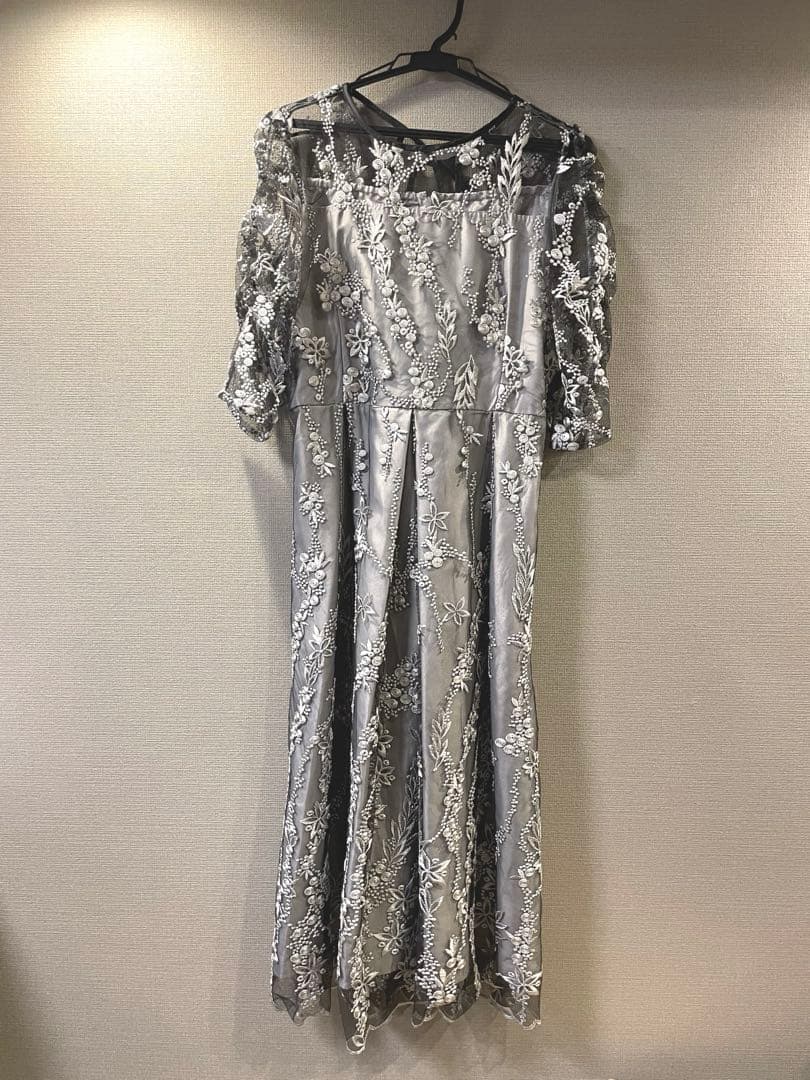 刺繍入りミディ丈ドレス L