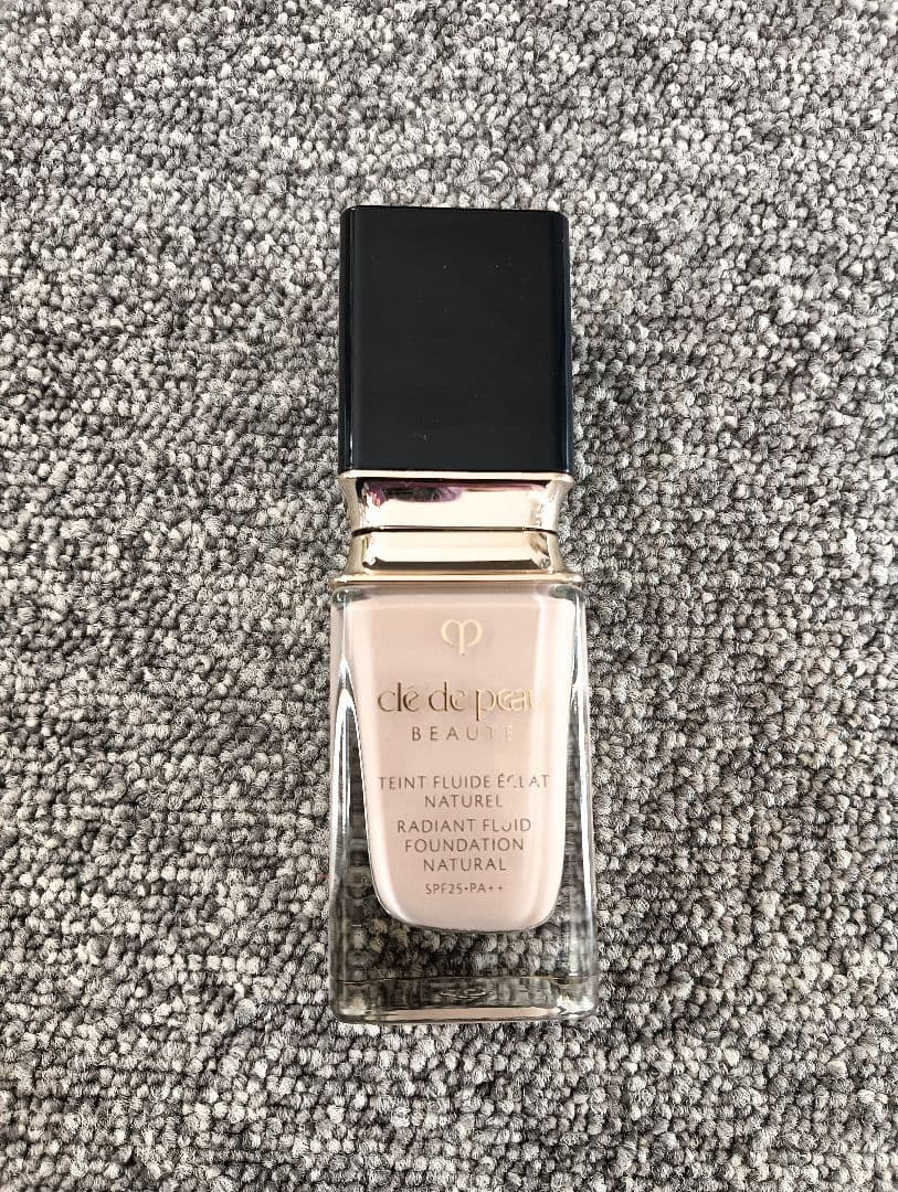 クレ・ド・ポー・ボーテ clé de peau リキッドファンデーション