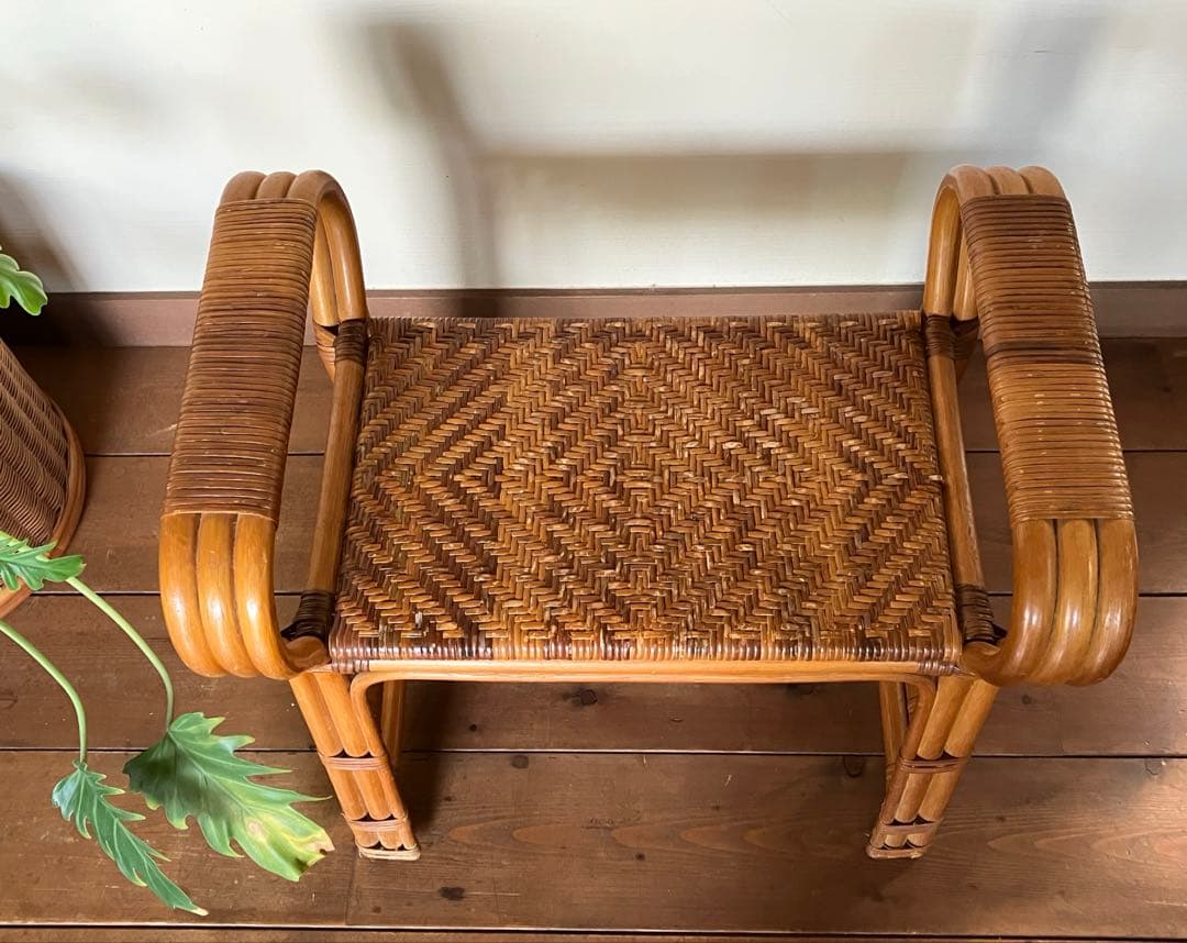 丈夫なアーム付きスツール ラタン製 籐家具 籐の椅子 中古家具 美品