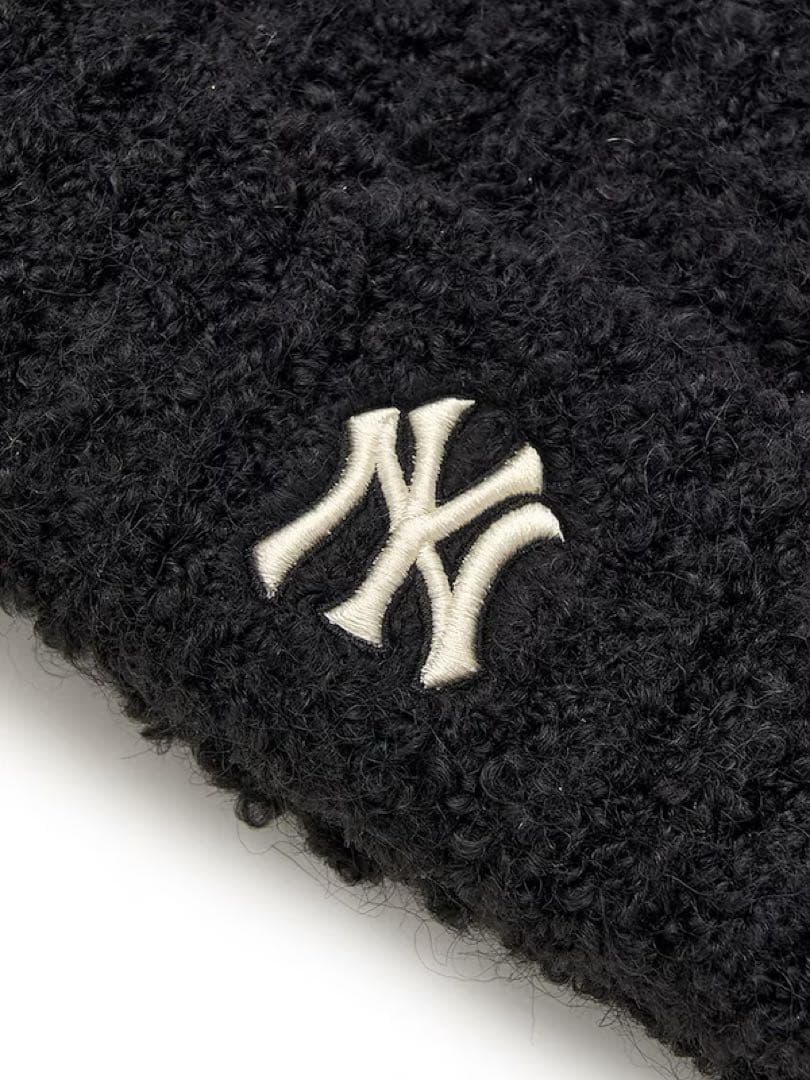 新品】MLB 韓国限定 ビーニー 猫耳 ニット帽 カリナ着用 黒 紐なし