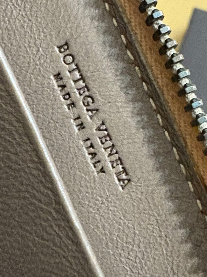 Bottega Venetaボッテガ・ヴェネタケース ベージュ