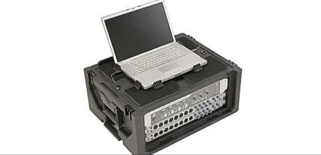 SKB 4U コンボラックケース キャスター付き　アウトボード持ち出し・収納に