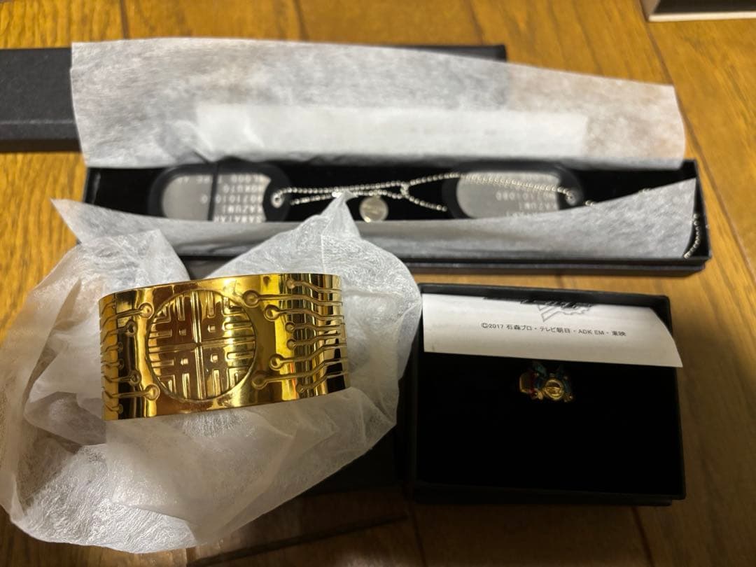 仮面ライダービルド　美空のバングル　猿渡一海ドッグタグ　エボルトリング