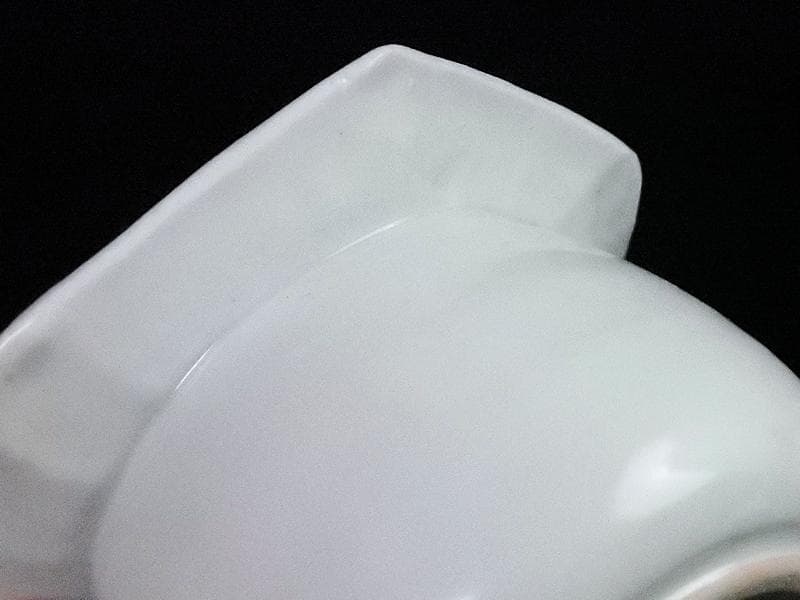 古伊万里 白磁 壺型 陽刻 梅花の図 六角 盃台 D193AS-CGn